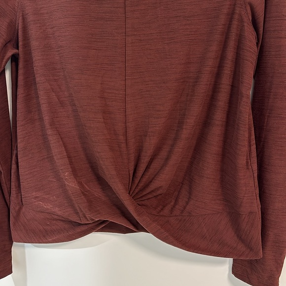 Old Navy workout top - Picture 2 of 3